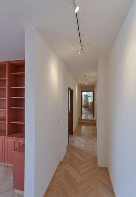 der Flur zum der Wohnsalon