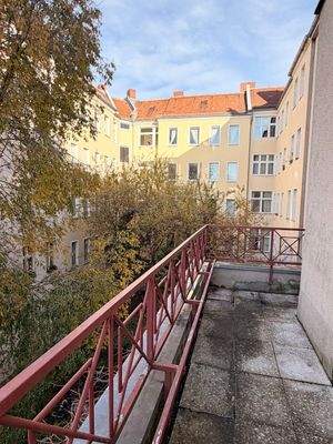 Balkon in den Innenhof