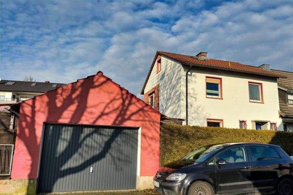 Ansicht Süd/West mit Garage