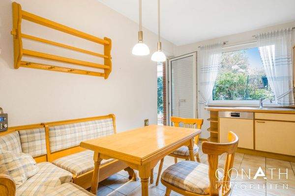Conath-Immobilien_Harsefeld_Buxtehude_Fredenbeck -Küche mit Zugang in den Wintergarten