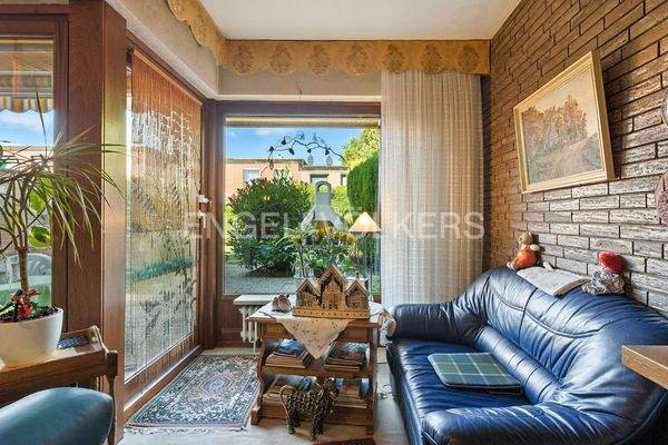 Wohnzimmer mit Blick in den Garten