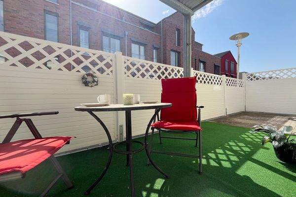 Die schicke Terrasse zum Entspannen