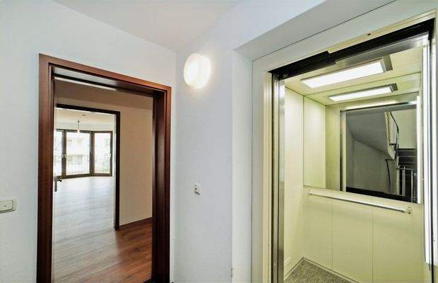 bequem mit dem Fahrstuhl