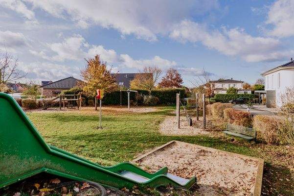 Spielplatz um die Ecke