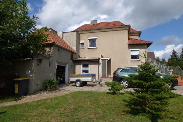 Garage 1 am/im Haus  und Wohnungseingang 1 und 2
