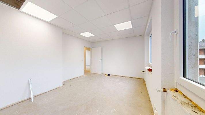 Büro-/Praxisräume mit viel Licht