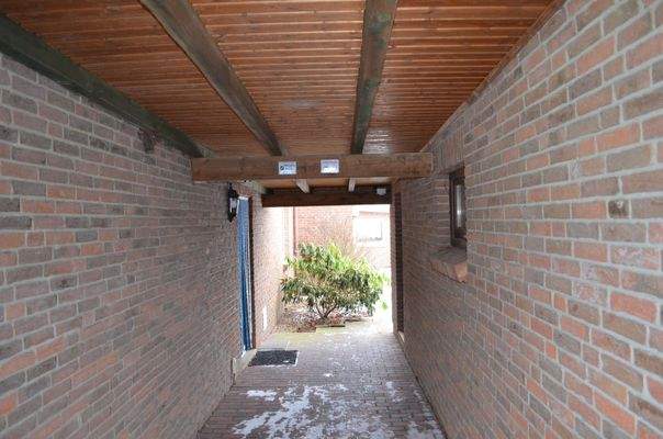 Durchgang zu WE EG und DG