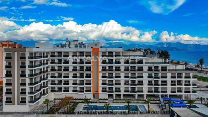 Beachfront Flats with Resort-Style Amenities in Antalya Finike