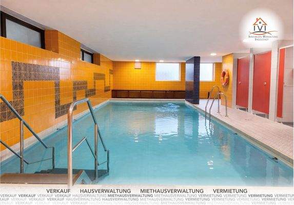 Pool im Wohngebäude