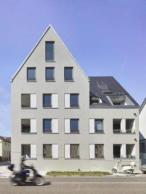 Hochmodernes Mehrfamilienhaus