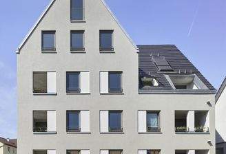 Hochmodernes Mehrfamilienhaus