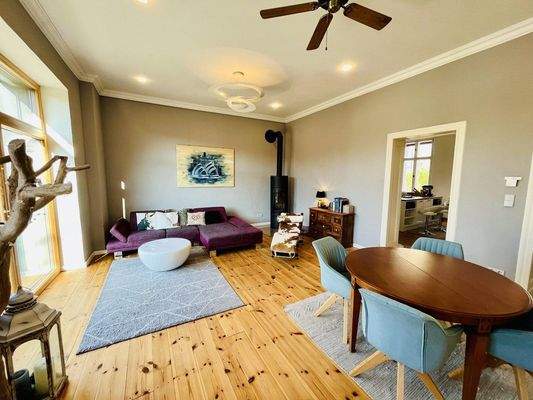 Wohnzimmer mit Kaminofen