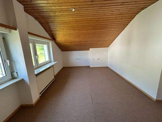 zweiter großer Raum im DG