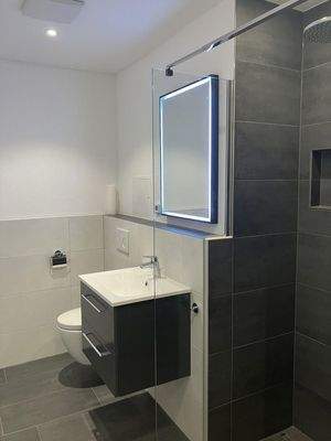 Bad, ebenerdige Regendusche