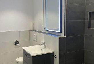 Bad, ebenerdige Regendusche