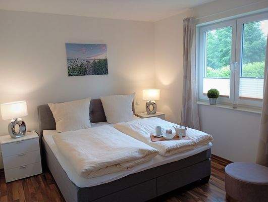Schlafzimmer 1 .jpg