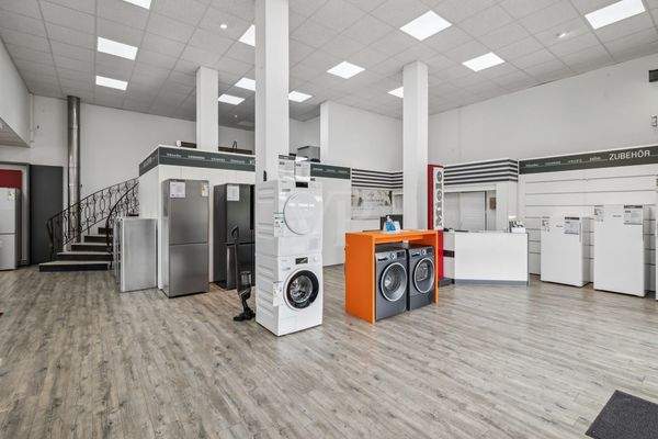 Entrée Verkaufshalle