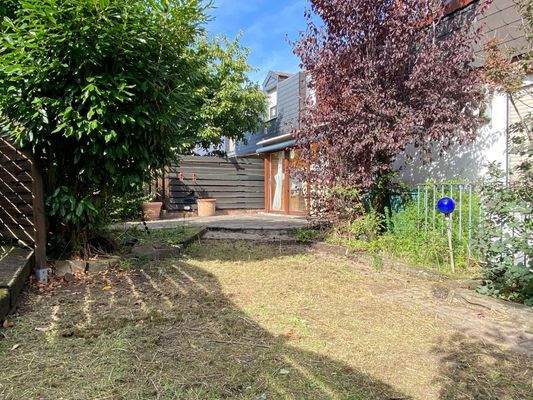 Garten mit Blick zur Terrasse