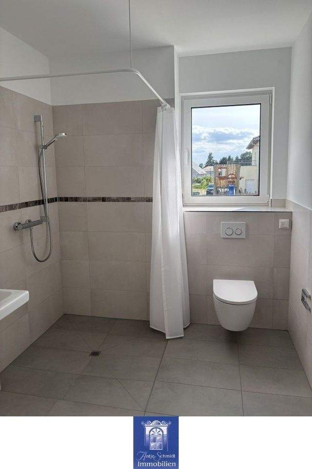 Lieblingsplatz mit attraktiver Ausstattung, moderner EBK und Terrasse im Erstbezug! - Foto 4