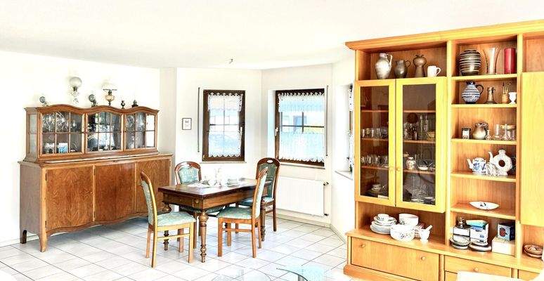 großzügiger Essbereich