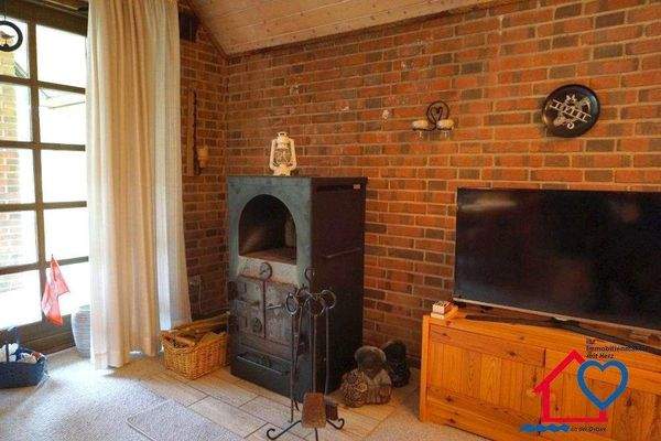 Wohnzimmer Kamin.jpg