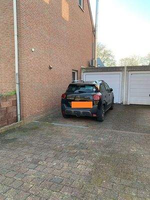 Garage plus Stellplatz.jpg