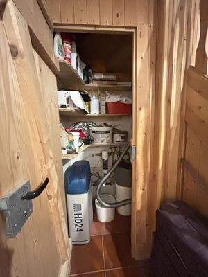 EG - Abstellbereich unter der Treppe