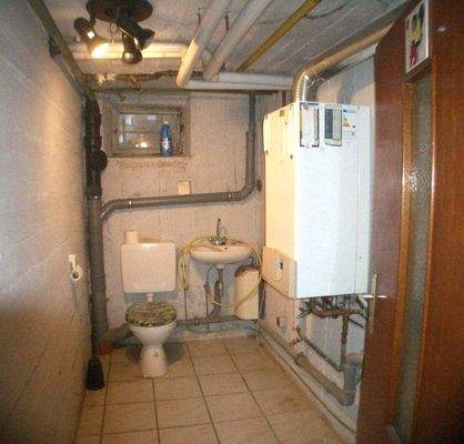 Keller mit WC und Heizungsanlage