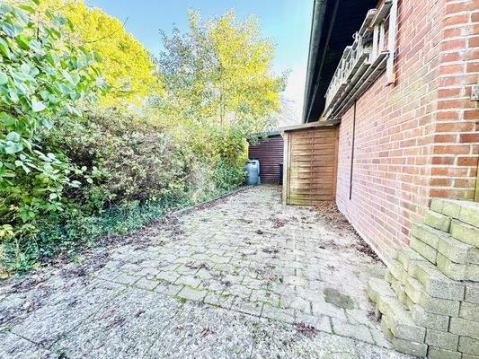 Stellfläche mit dazugehörigem Holzlager