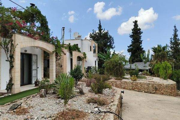 Kreta, Pemonia: Ruhiges und weitläufiges Anwesen zu verkaufen