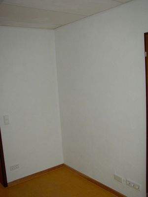 Raum 1 (Büro, Wartezimmer)