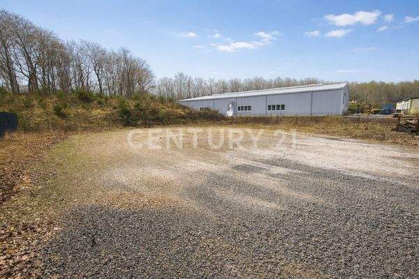 Bebaubare Fläche zum Expandieren hinter der Halle
