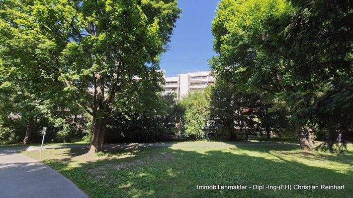 9b Außen Stadtpark Eingang (7).jpg