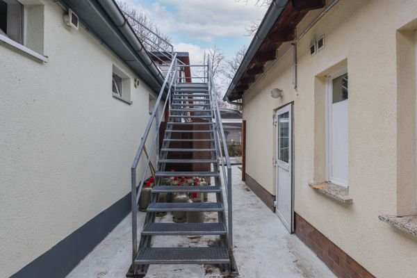 Notausgangstreppe - Mietarbeiter Zimmer