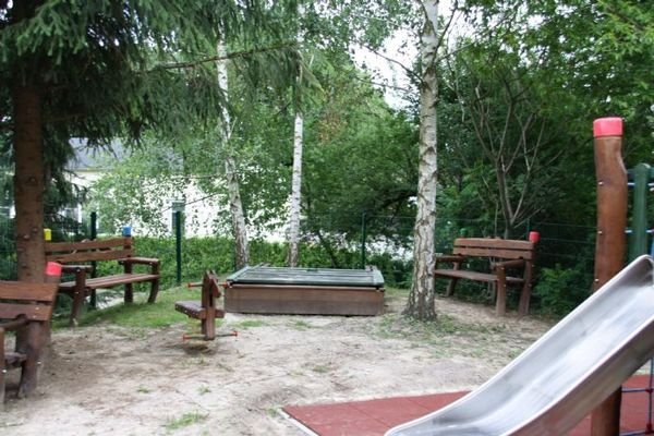 Spielplatz für Kinder und Enkel 7