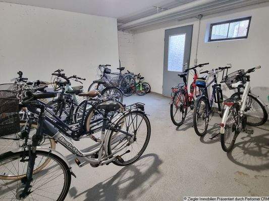11 Fahrradraum