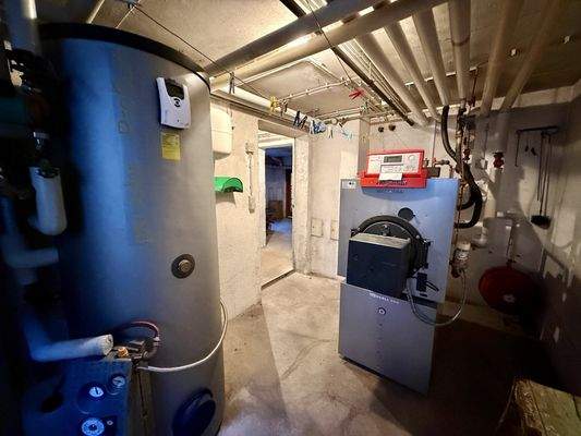 UG: Viessmann Öl-Zentralheizung mit Unterstützung durch Solarthermie