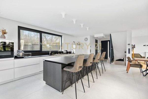 Haus 2_Küche mit EBK_CENTURY 21 Sobko Immobilien