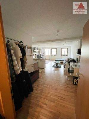 Einraum-Wohnung OG re
