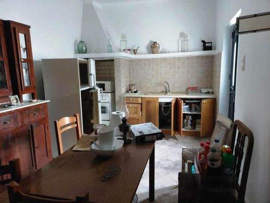 Ostkreta, Chamaizi: Traditionelles zweistöckiges Haus mit Innenhof zu verkaufen