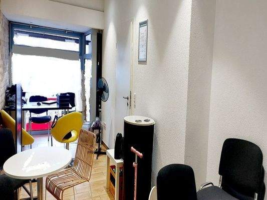 Büro mit Schaufenster