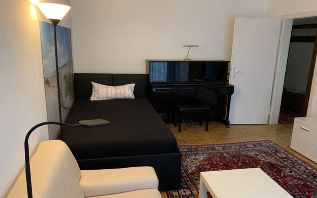 Zimmer mit Klavier 