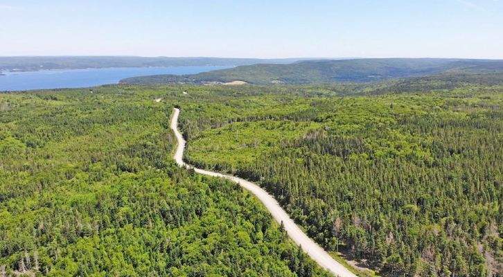 Cape Breton - Big Pond - East Bay Hills - Großzügi