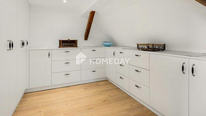 1. OG Ankleidezimmer 1