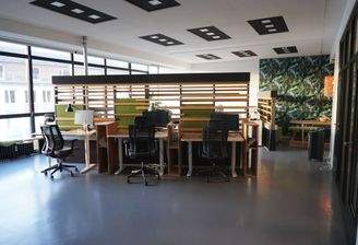 großer Büroraum.JPG