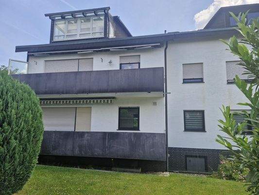 Hausrückseite mit (Süd-)Westbalkon