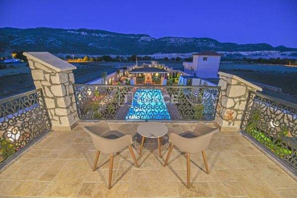 Detached Townhouse with 2 Bedrooms and Furniture in Kaş Kalkan