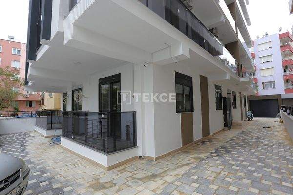 Apartments in a Complex with Indoor Parking in Antalya Muratpaşa