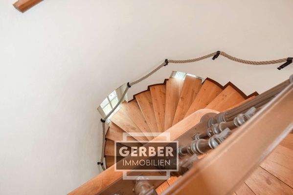 OG Treppe im Turm nach unten