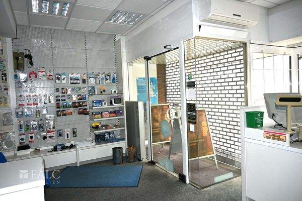 Laden+Eingangsbereich